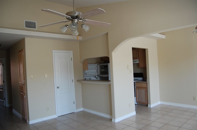 Building Photo - 505 Shiloh Dr