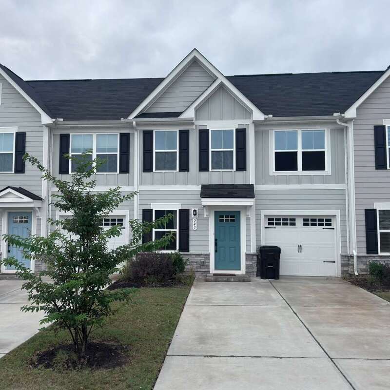 Foto principal - 245 Scenic Rd