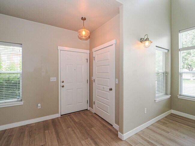 Foto del edificio - 3794 Lilac Heights Dr