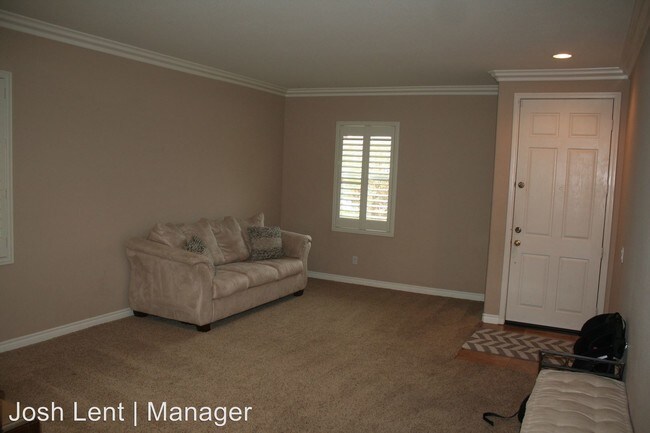 Building Photo - 42671 Drennon Ct