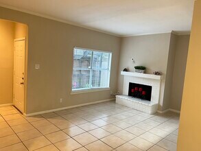 Building Photo - 728 Bering Dr