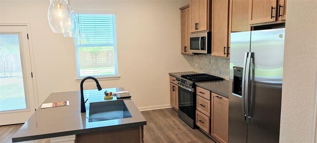Building Photo - 1417 Purple Martin Dr