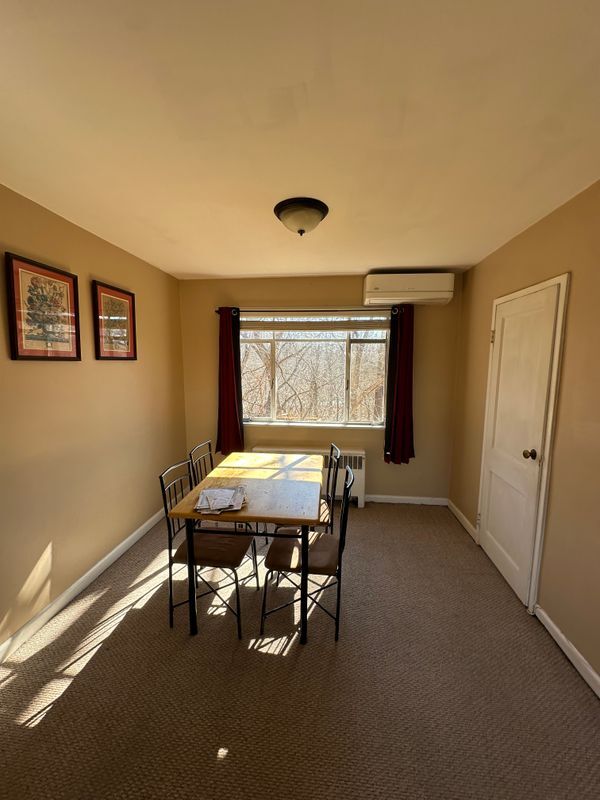 Foto del edificio - 10311 Montrose Ave