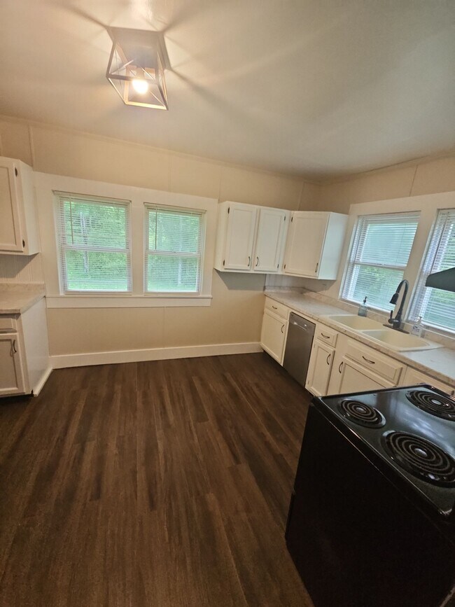 Foto del edificio - 3486 Cedar Creek Rd