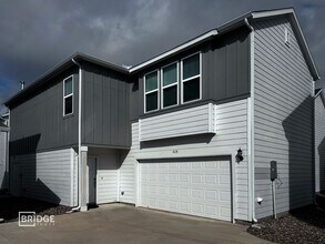 Building Photo - 418 Huisache St