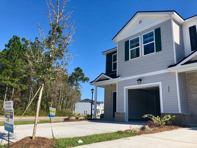 Single Garage / Two Car Driveway - 225 Sonoma Dr