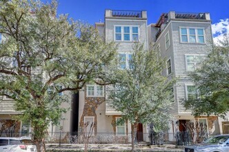 Building Photo - 1919 Colquitt St