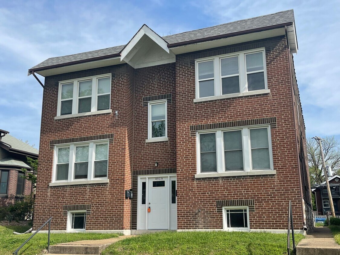 Foto principal - 4919 Lansdowne Ave