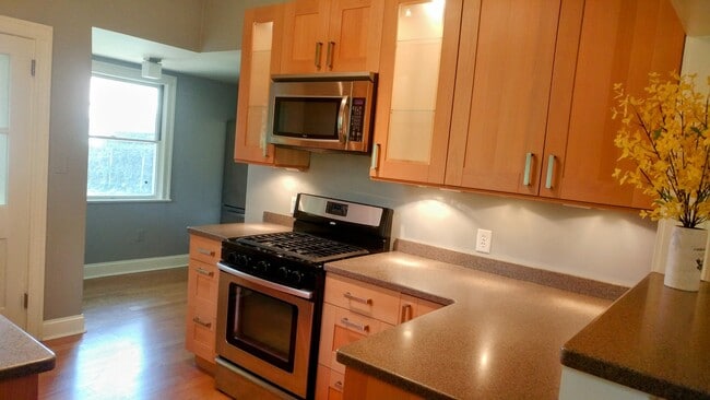 Building Photo - 1310 Appleby Ave