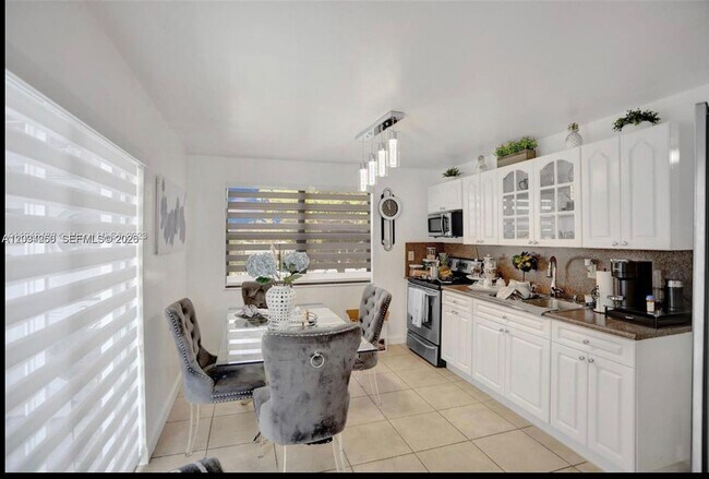 Foto del edificio - 921 E 18th St