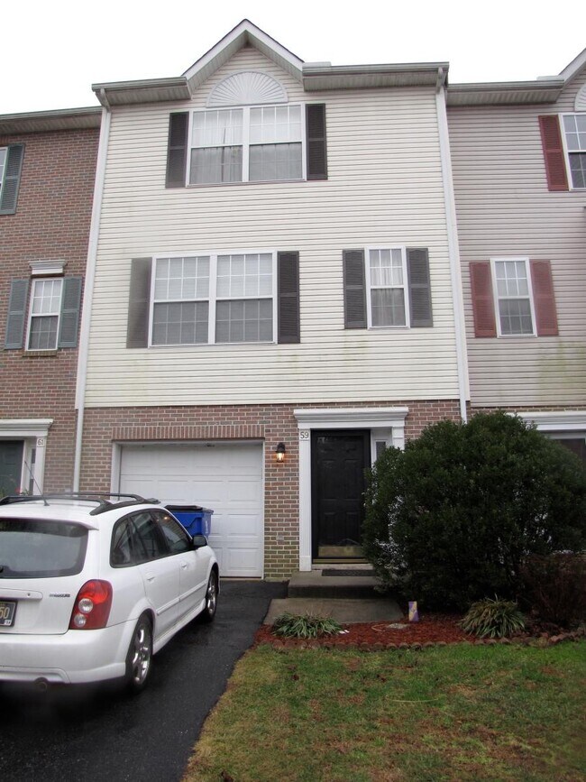 Building Photo - 59 Highland Cir