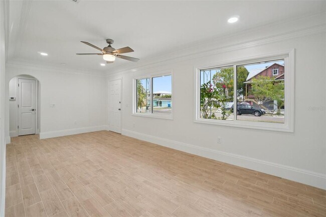 Foto del edificio - 9008 Bay St NE