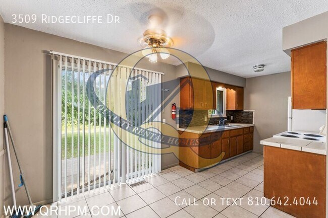 Building Photo - 3509 Ridgecliffe Dr