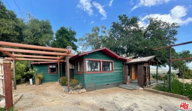 Building Photo - 8808 Chatlake Dr