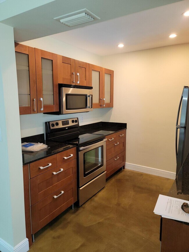 Foto del edificio - 1680 NE 34th Lane B Oakland Park Fl 33334