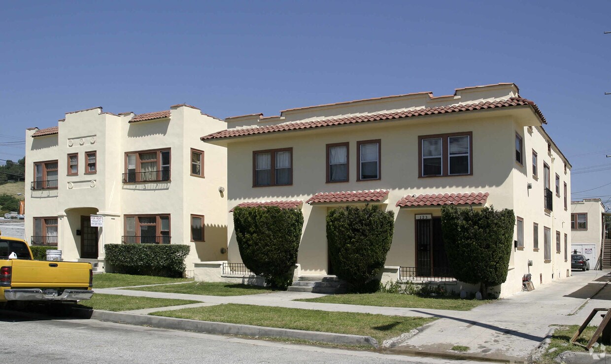 Building Photo - 117-121 E Avenue 44