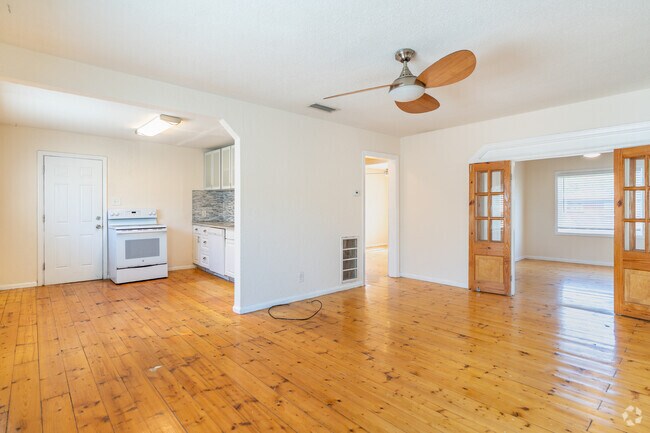 2 habitaciones, 1 baño - 850 pies cuadrados - Sala de estar - Kentucky 540