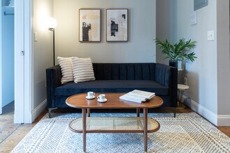 Building Photo - 689 10th Ave