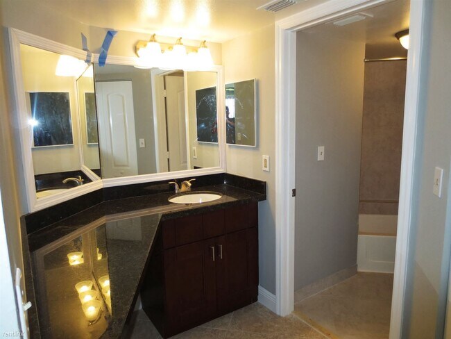 Foto del edificio - 2 br, 2 bath Condo - Lakeview Club 2871 105