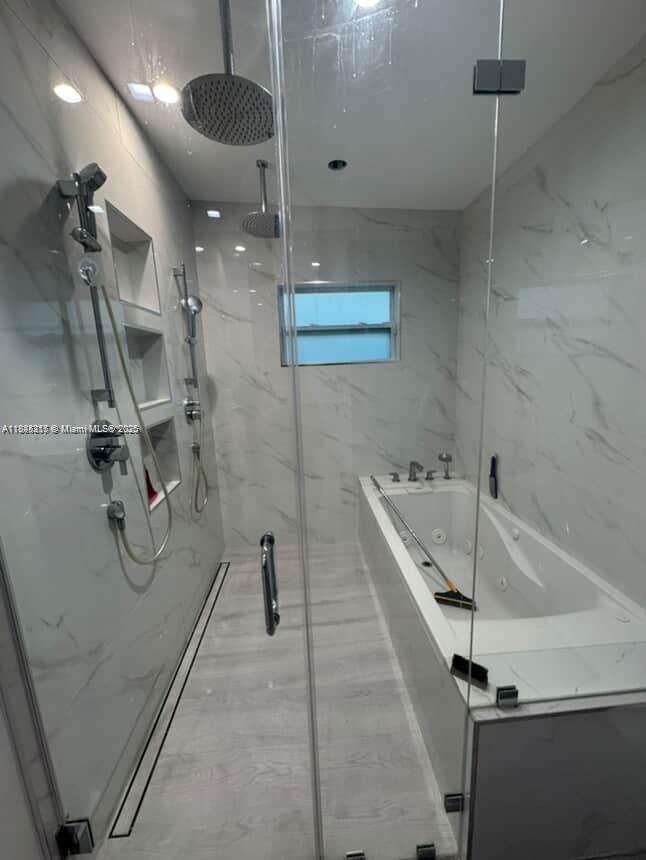 Foto del edificio - 16082 NE 9th Ct