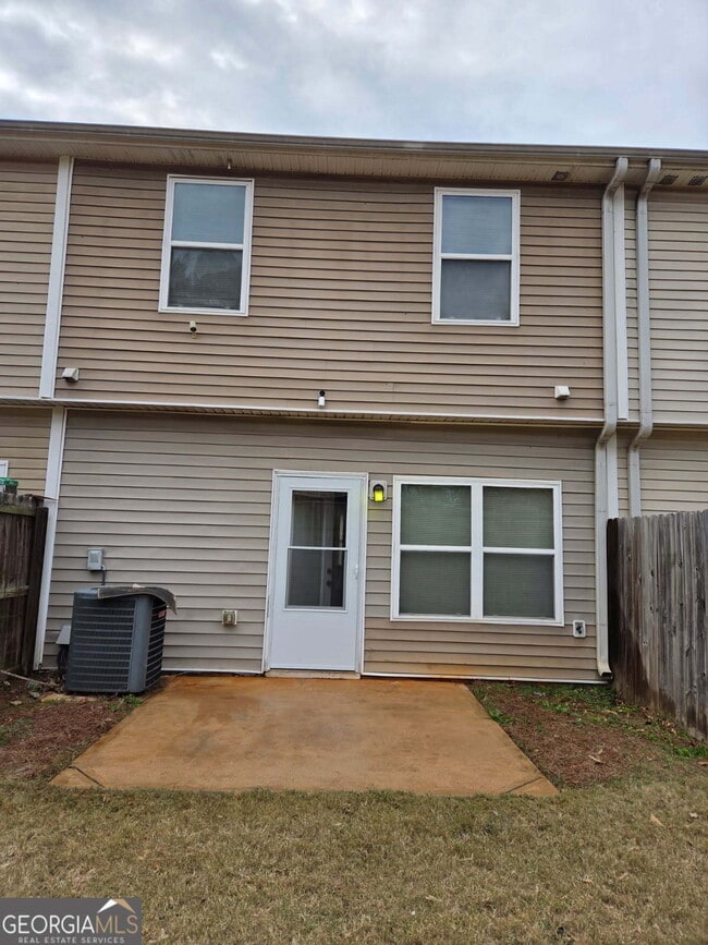 Building Photo - 6416 Ellenwood Dr