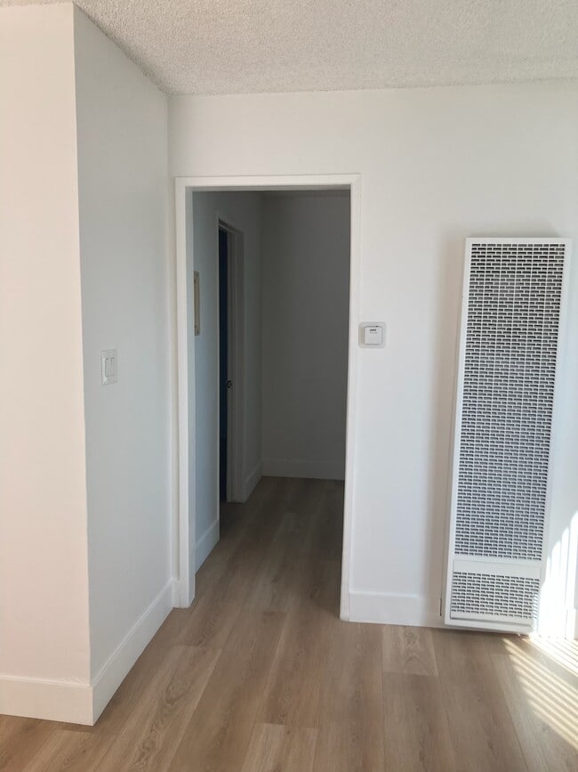 Building Photo - Beachside Apartments