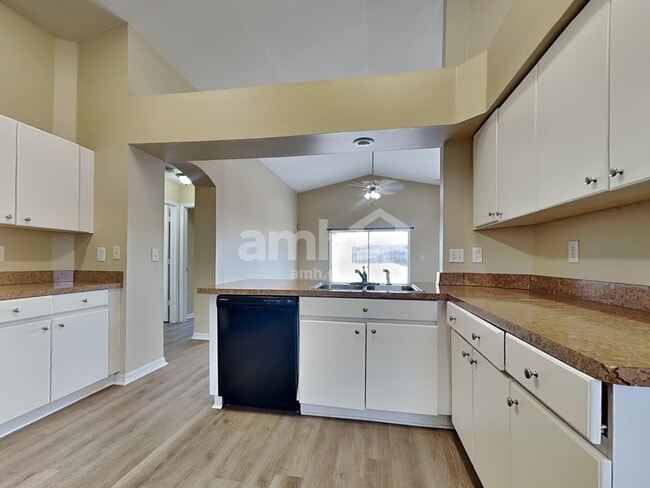 Building Photo - 828 Rocky Mountain Ct