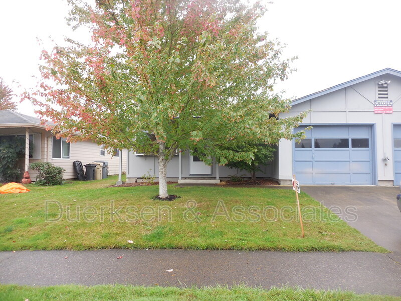 Primary Photo - 304 NE Conifer Blvd