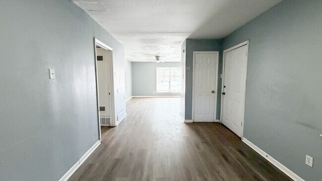Foto del edificio - Kentwood Apartments