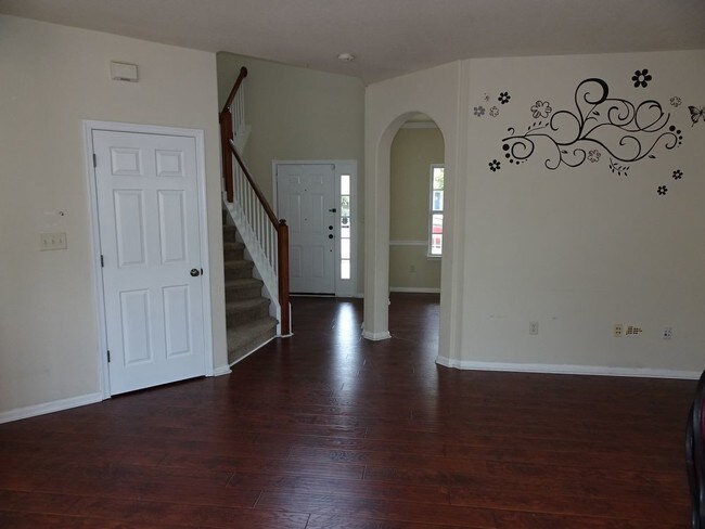 Foto del edificio - 5529 Samuelson Ct