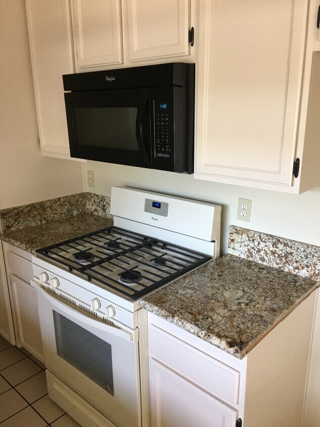 Foto principal - 2271 Duane St
