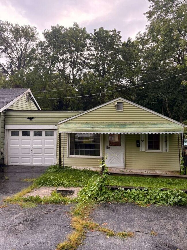 Building Photo - 101 Honeywell Ln