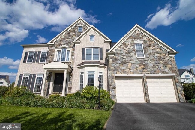 Building Photo - 5213 Carson Ct