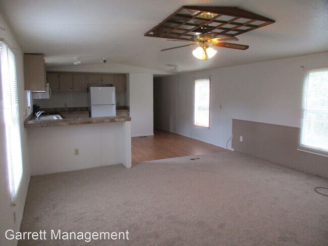 Building Photo - 4 br, 2 bath House - 1023 Iroquois Dr