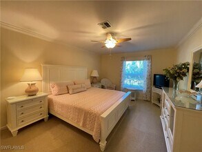 Building Photo - 254 6th Ave S