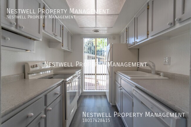 Building Photo - Gorgeous 2-bed Condo in Murray