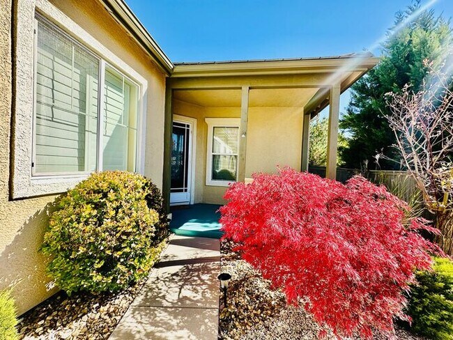 Foto del edificio - MOVE-IN SPECIAL! GET TWO WEEKS FREE WHEN YOU MOVE IN BEFORE THE END OF DECEMBER!