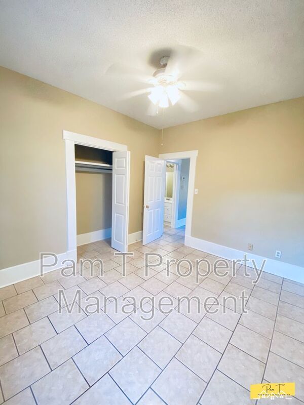 Foto del edificio - 527 E 38th St