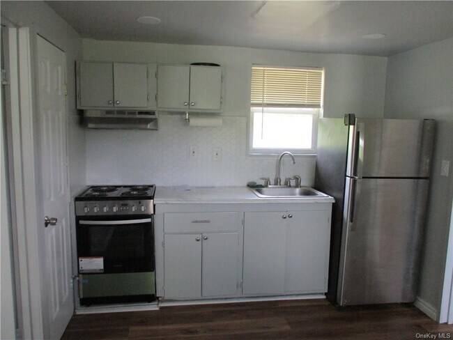 Foto del edificio - 41 Sunny Acres Rd