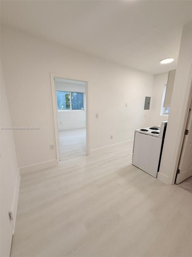 Foto del edificio - 871 SW 3rd St