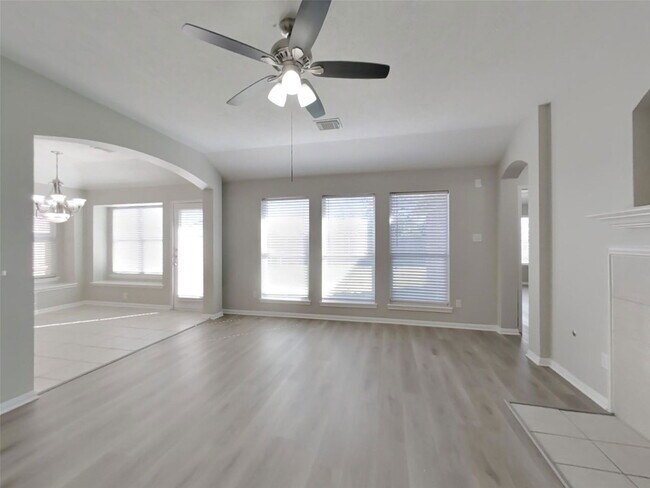 Building Photo - 3123 Spring Ranch Ln