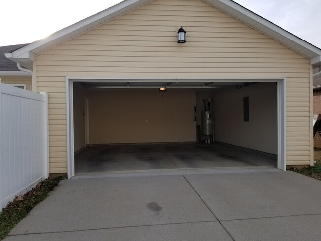Building Photo - 3234 Blaze Dr