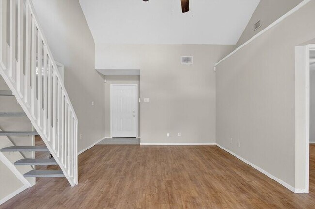 Building Photo - 609 Trout St