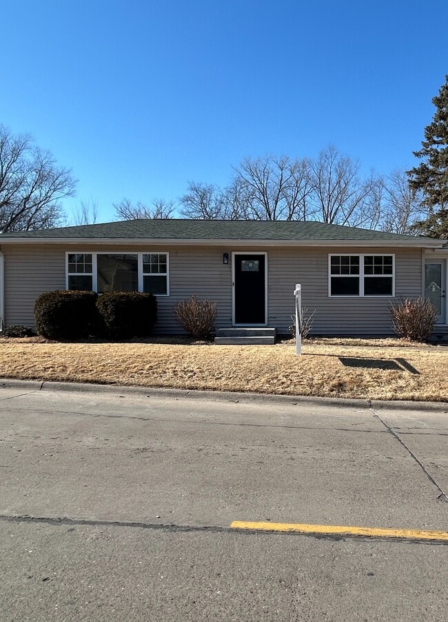 Building Photo - 1810 Logan St