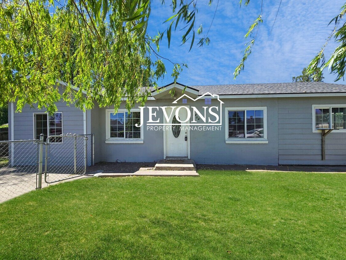 Foto principal - 3-bedroom home near Yakima Valley College ...