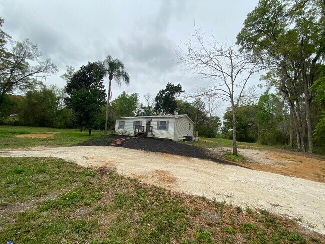 Foto del edificio - 33907 Trilby Rd