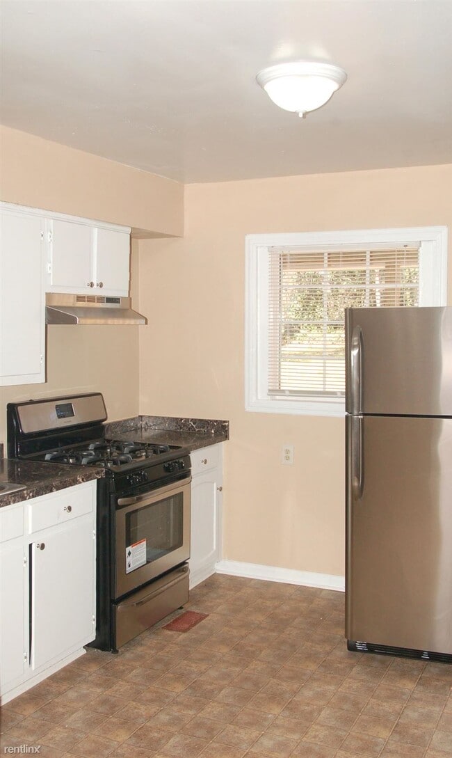 Building Photo - 2 br, 1 bath House - 1881 Broad Avenue