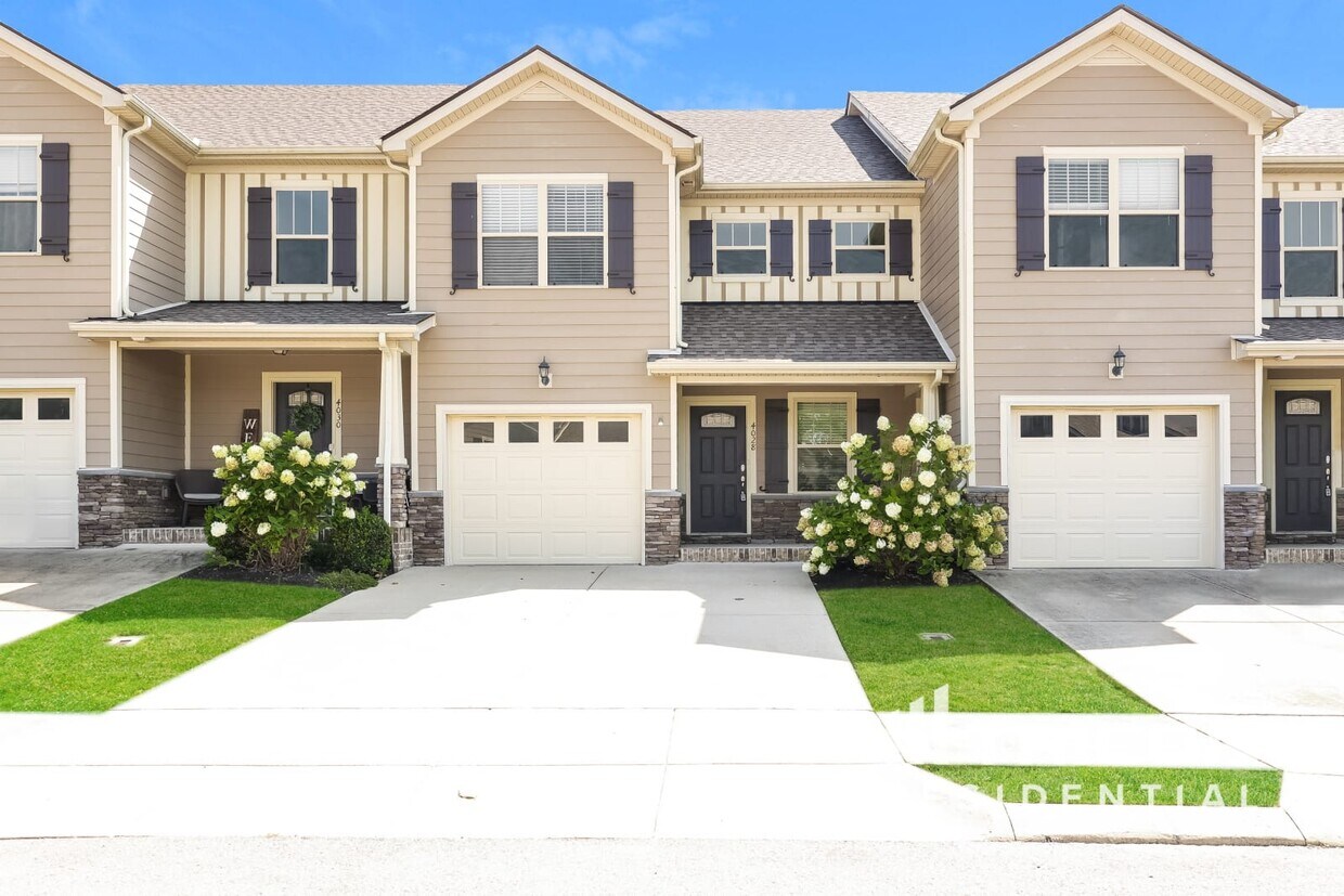 4028 Commons Drive Spring Hill TN Townhome Rentals in Spring Hill TN