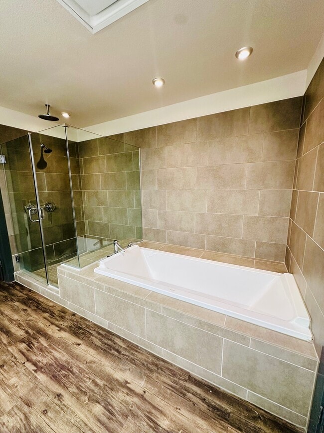 1110 Bathroom - Vantage