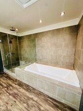 1110 Bathroom - Vantage